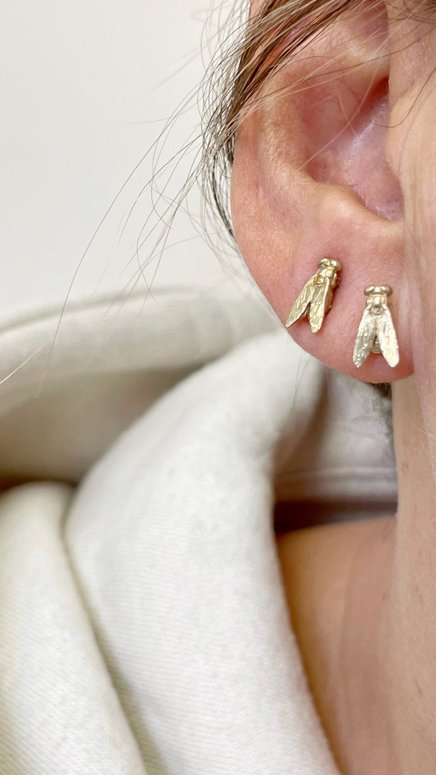 mini fly earring